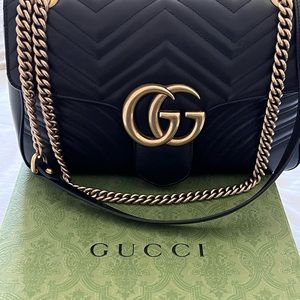 Gucci Marmont Medium Shoulder Bag